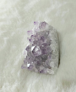 Amethyst mini cave druzy 38.4g
