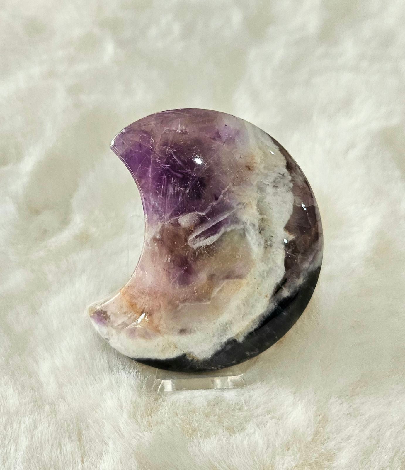 Amethyst moon-shaped 70g