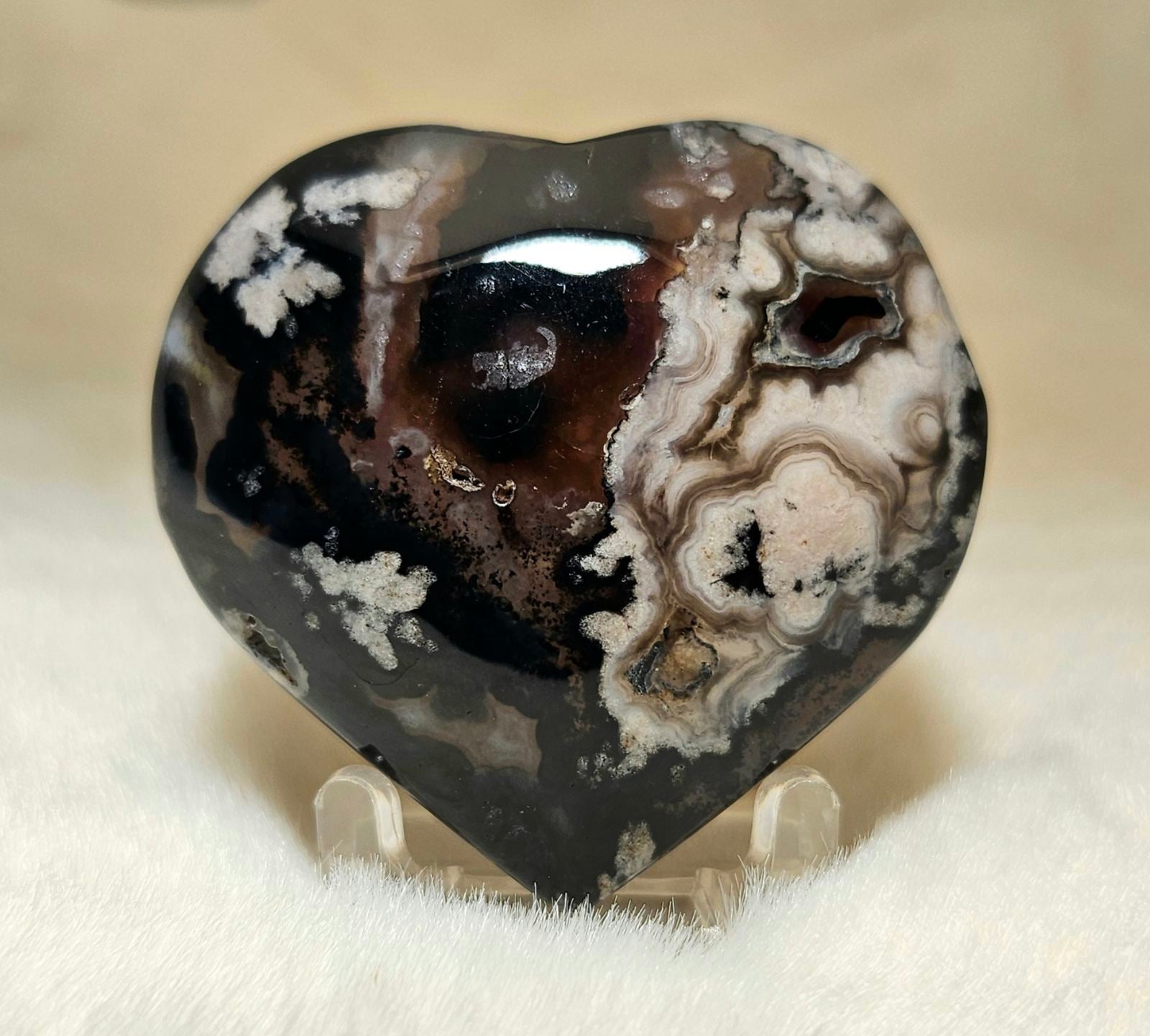 Black Sakura Agate (heart-shaped) 1A