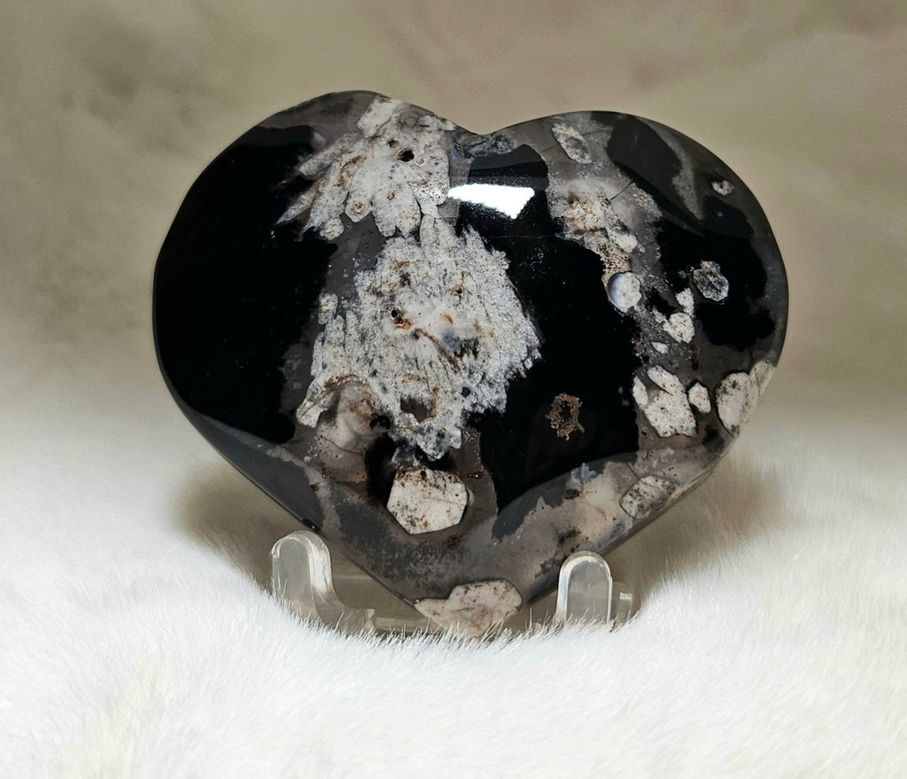 Black Sakura Agate (heart-shaped) 2A