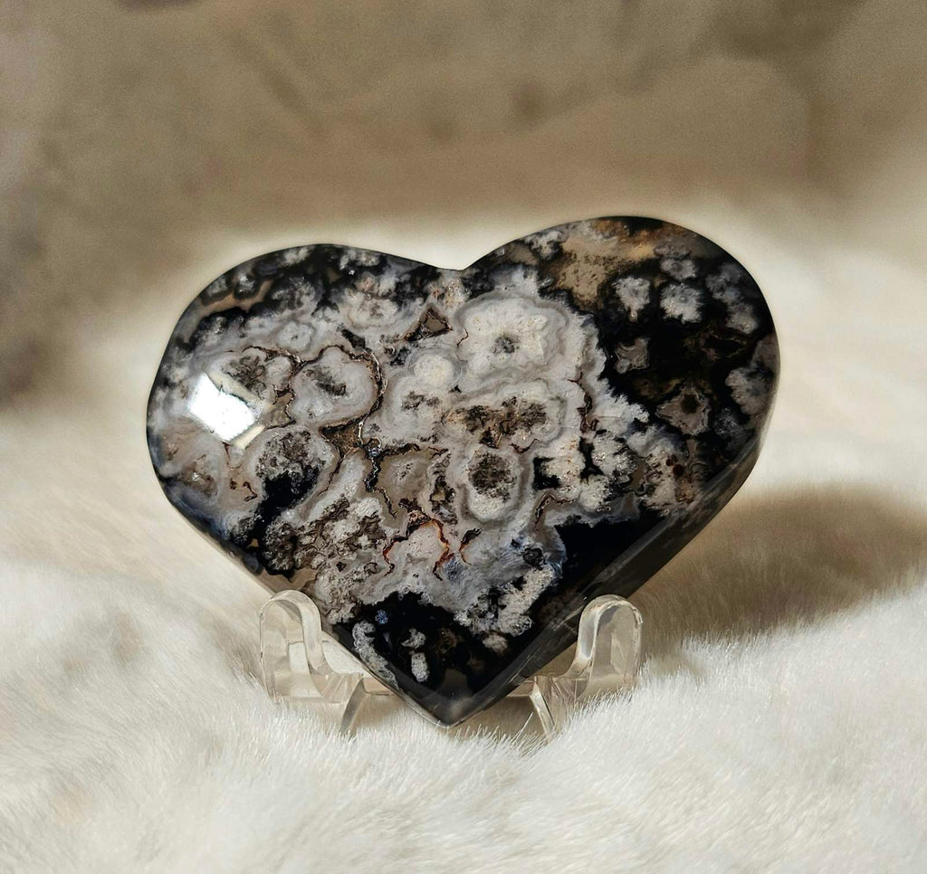 Black Sakura Agate (heart-shaped) 3A