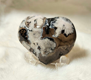 Black Sakura Agate (heart-shaped) 4A