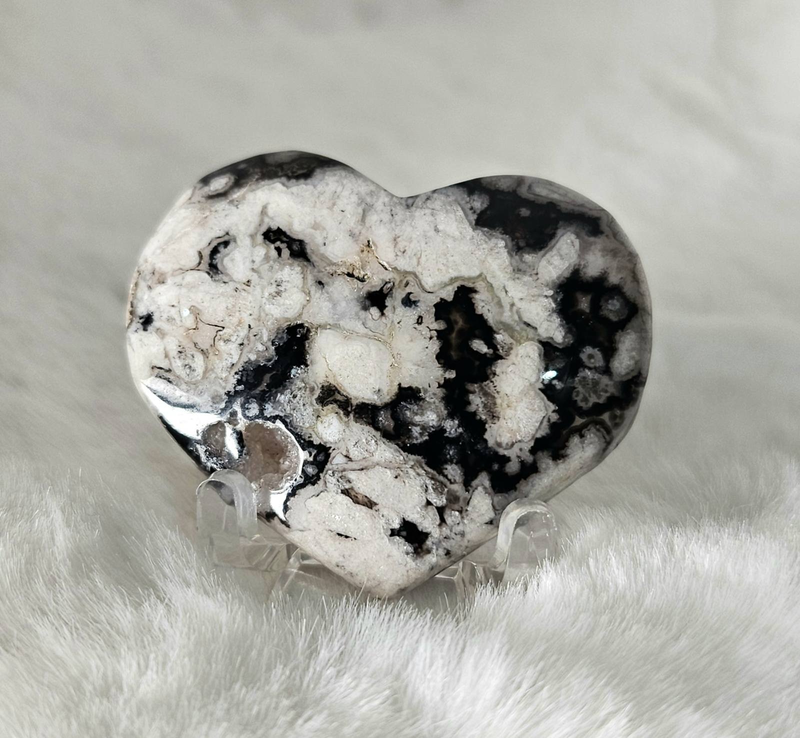 Black Sakura Agate (heart-shaped with druzy) 2A