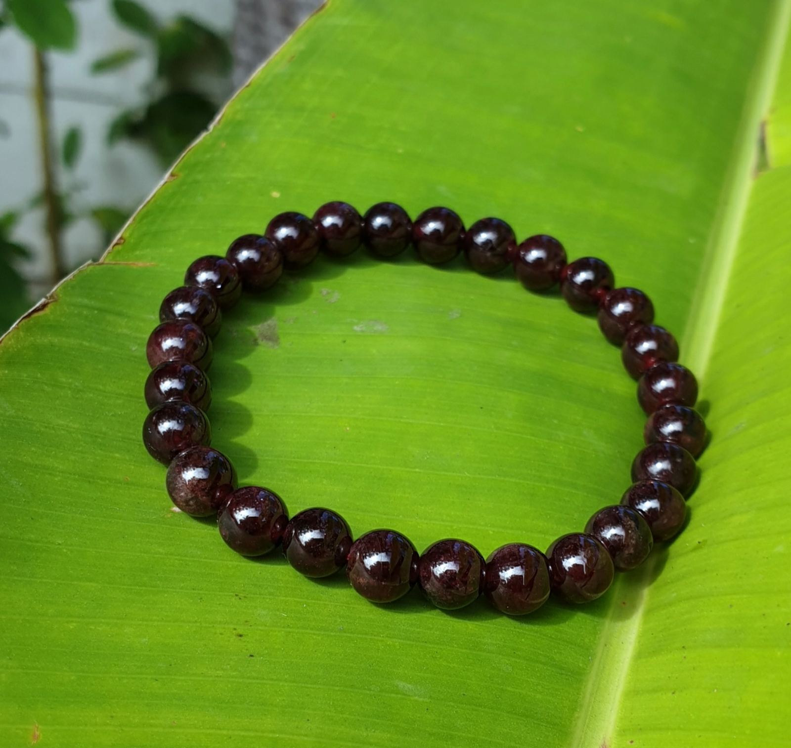 Garnet bracelet (6mm)